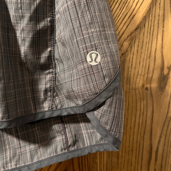 LULULEMON shorts 10 - Picture 3 of 5
